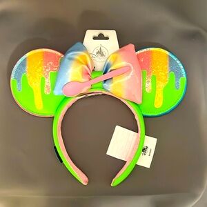 Brand new Disney eats Minnie mouse ear brand new with the tags